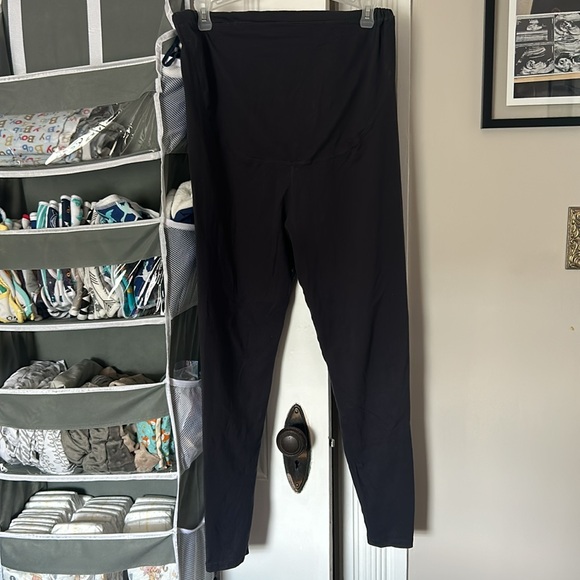CRZ yoga maternity leggings with tummy control. - Picture 3 of 4